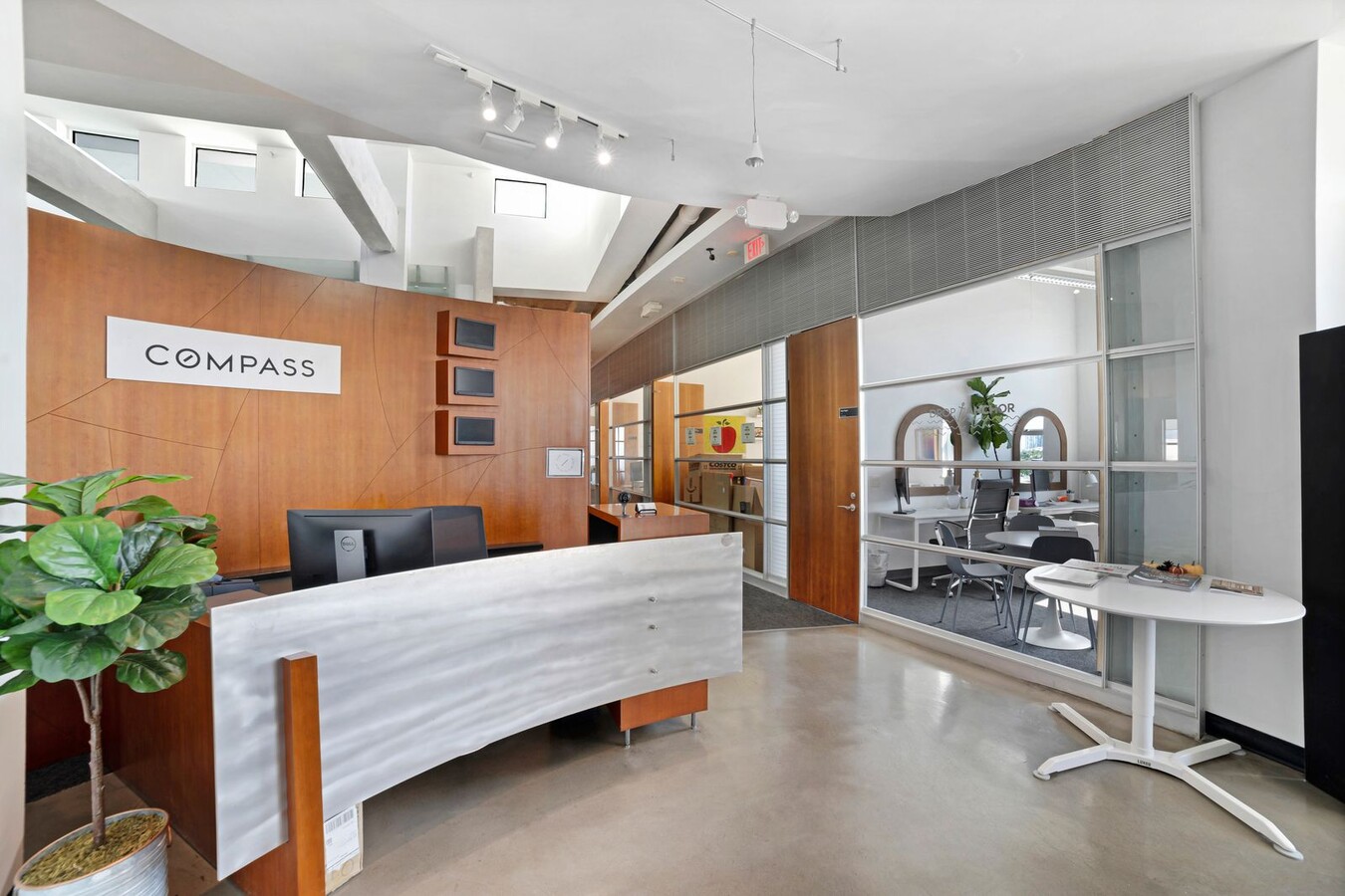 605 Lincoln Rd, Miami Beach, FL 33139 - Lot 6-7th PENT -  - Photo intérieure - Image 1 of 7