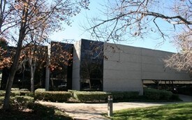 2375 Camino Vida Roble, Carlsbad, CA à louer - Photo de l’immeuble – Image 3 sur 6