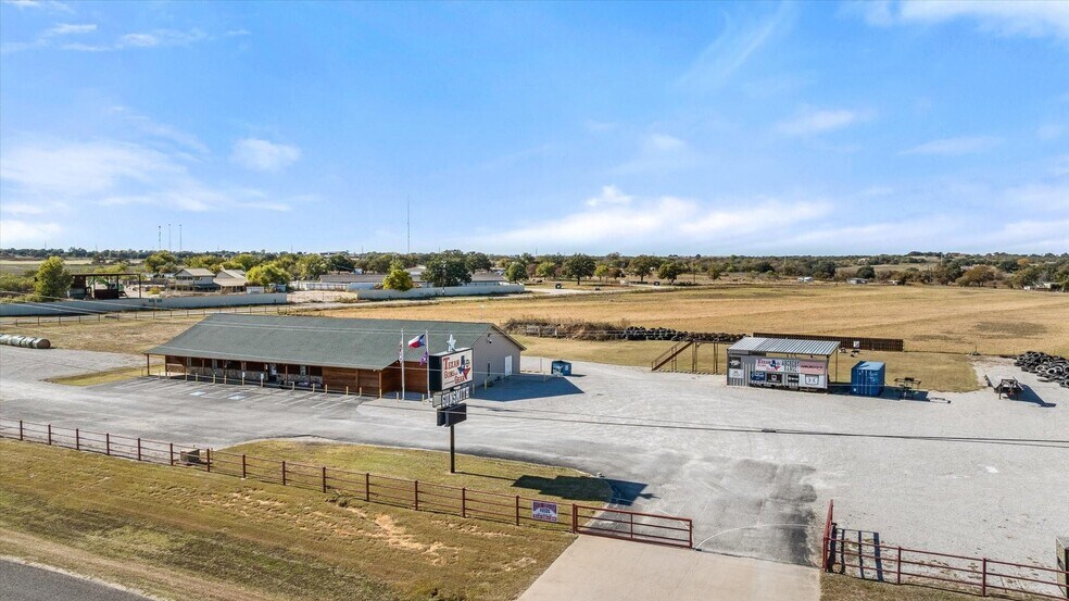 6688 S US Highway 377, Stephenville, TX à vendre - Photo de l’immeuble – Image 2 sur 20
