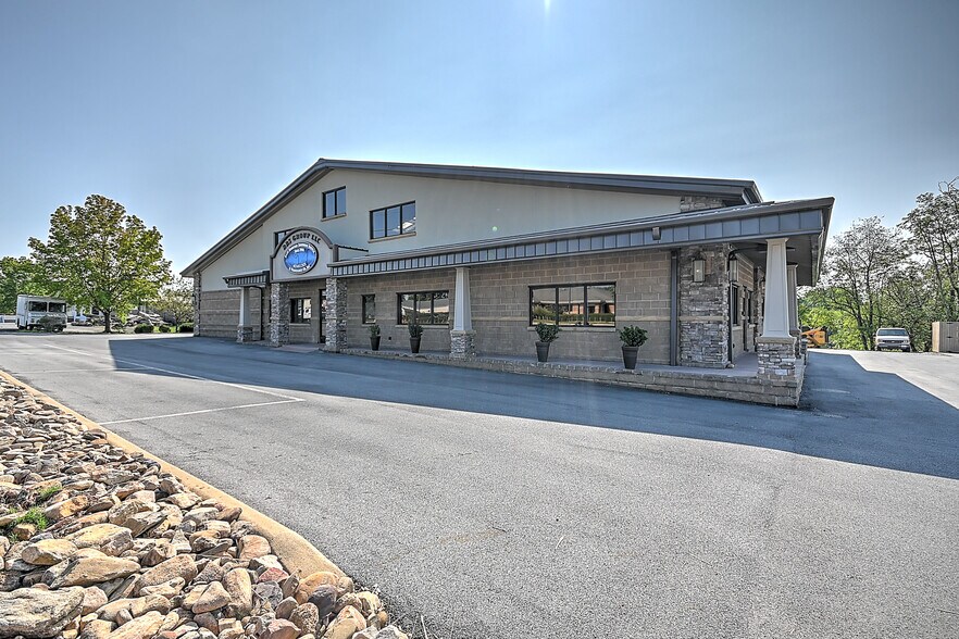 317 Bluff City Hwy, Bristol, TN à vendre - Photo de l’immeuble – Image 2 sur 71
