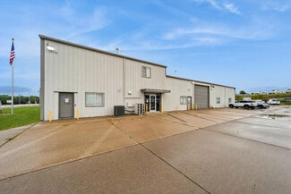 Plus de détails pour 1301 NE 56th St, Pleasant Hill, IA - Local d’activités à vendre