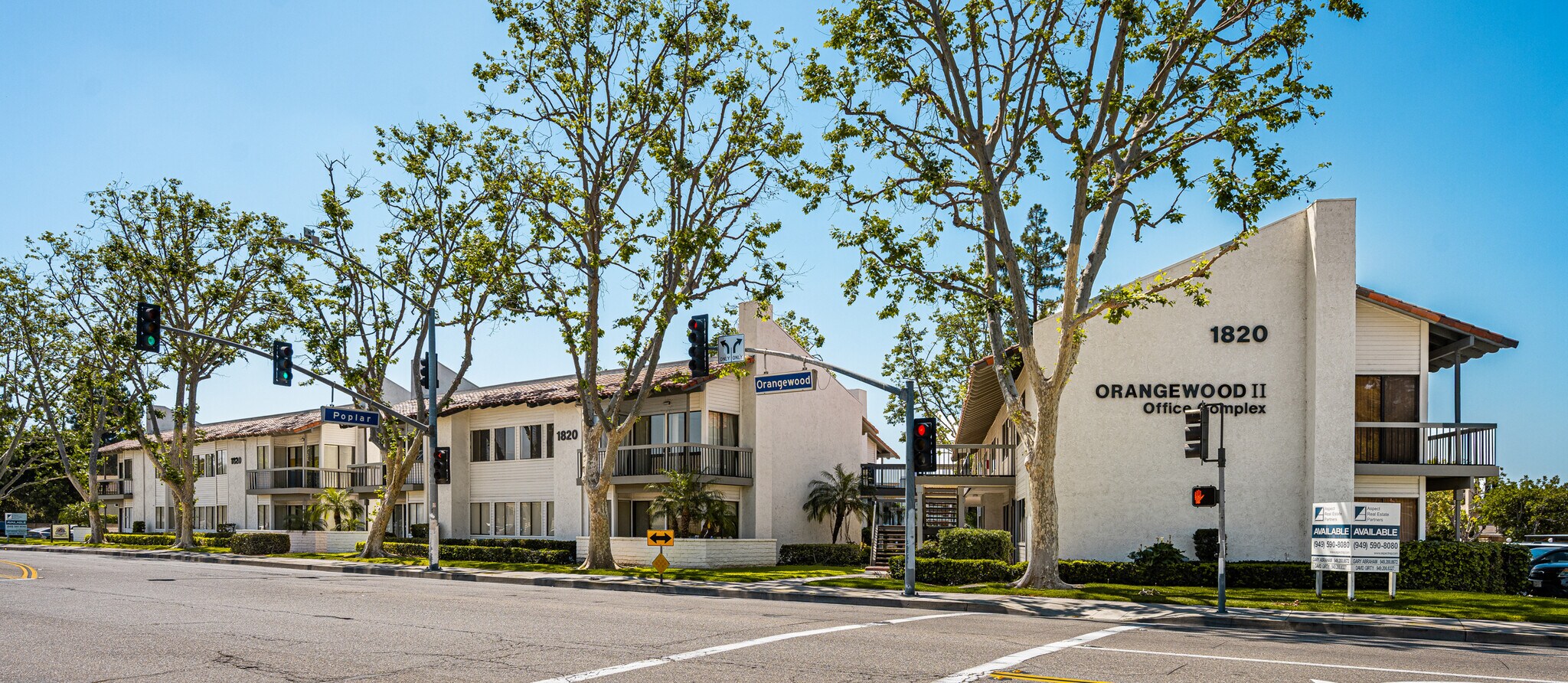 1820 W Orangewood Ave, Orange, CA à louer Photo principale– Image 1 sur 33