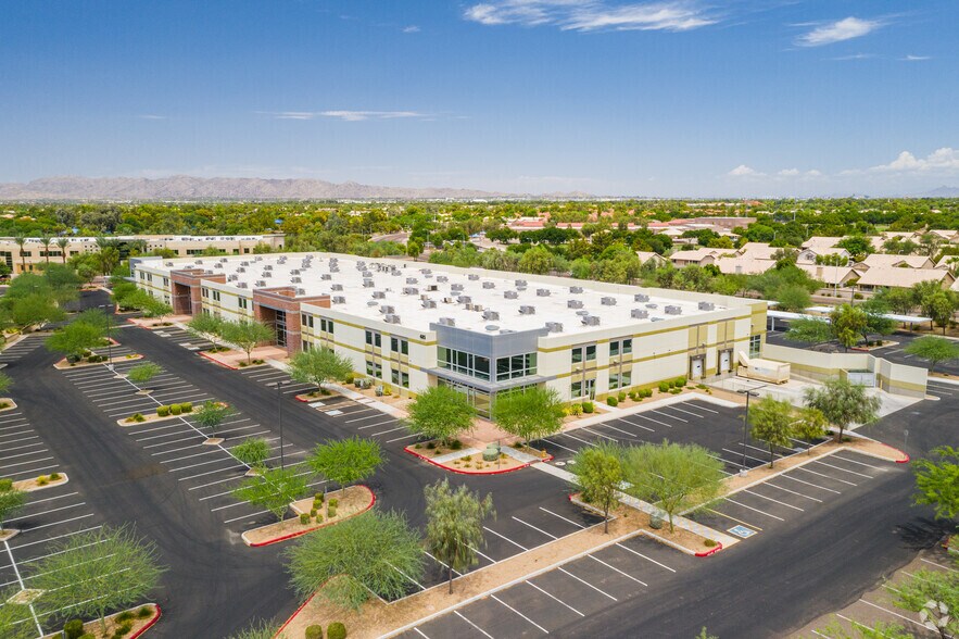 485 N Juniper Dr, Chandler, AZ à louer - Photo de l’immeuble – Image 2 sur 11