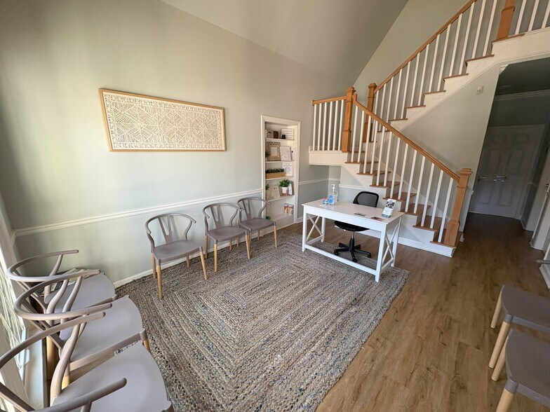 1160 Grimes Bridge Rd, Roswell, GA à louer - Photo intérieure – Image 3 sur 5