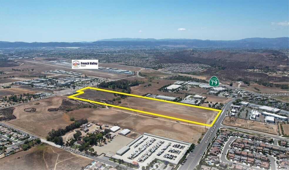 30951 Benton Road, Winchester, CA à vendre - Aérien – Image 1 sur 2