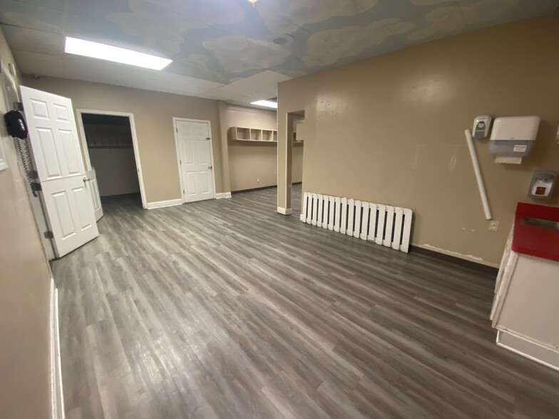 111 W 5th St, Tyler, TX à louer - Photo intérieure – Image 3 sur 45
