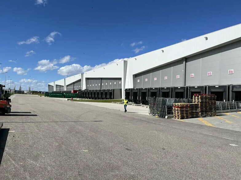 Bureau dans Corbas à louer - Photo de l’immeuble – Image 2 sur 5