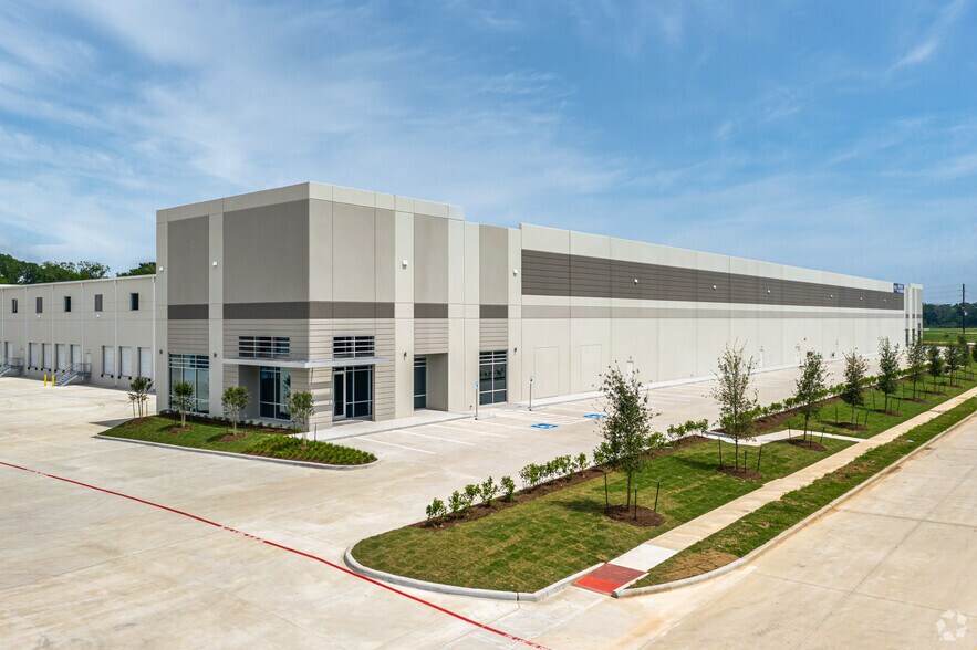 500 Morris Oliver Way, Katy, TX à louer - Photo de l’immeuble – Image 1 sur 9