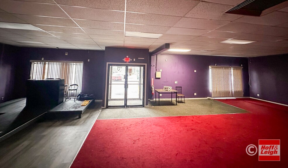 3200 Whipple Ave NW, Canton, OH à louer - Photo de l’immeuble – Image 2 sur 7