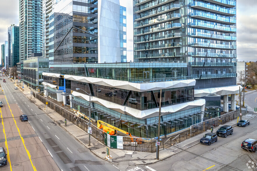 5250 Yonge St, Toronto, ON à louer - Photo de l’immeuble – Image 2 sur 4