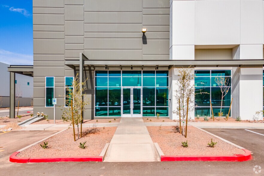 855 N 107th Ave, Avondale, AZ à louer - Photo de l’immeuble – Image 3 sur 7