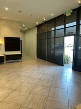 2465 E Palm Canyon Dr, Palm Springs, CA à louer Photo intérieure– Image 1 sur 5