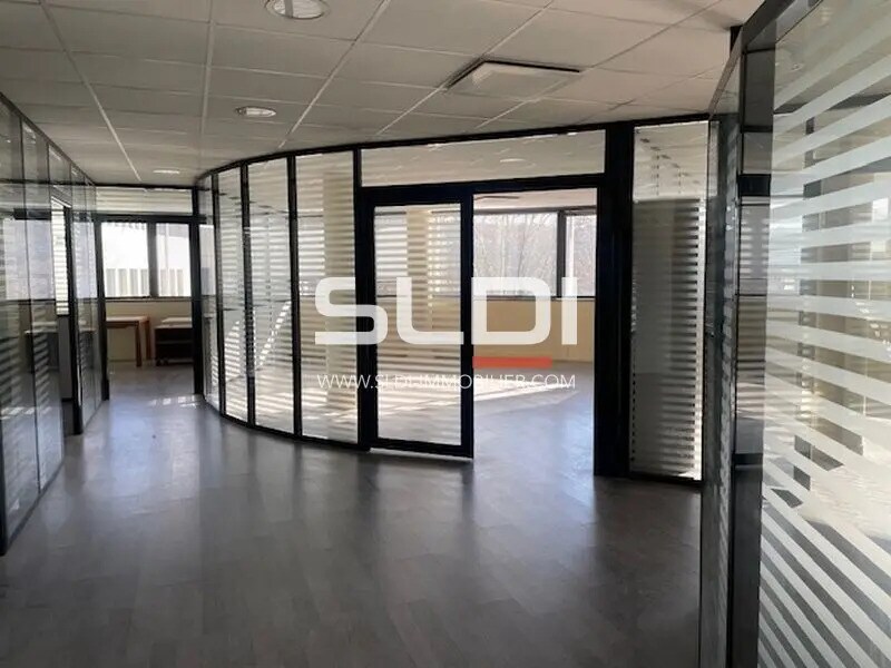 120 Rue De Saint-Cyr, Lyon à vendre Photo de l’immeuble– Image 1 sur 15