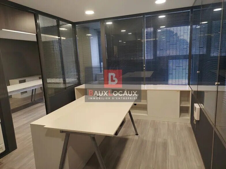 Bureau dans Istres à louer - Photo intérieure – Image 2 sur 5