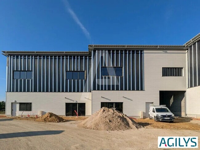 Plus de détails pour Local d’activités à vendre