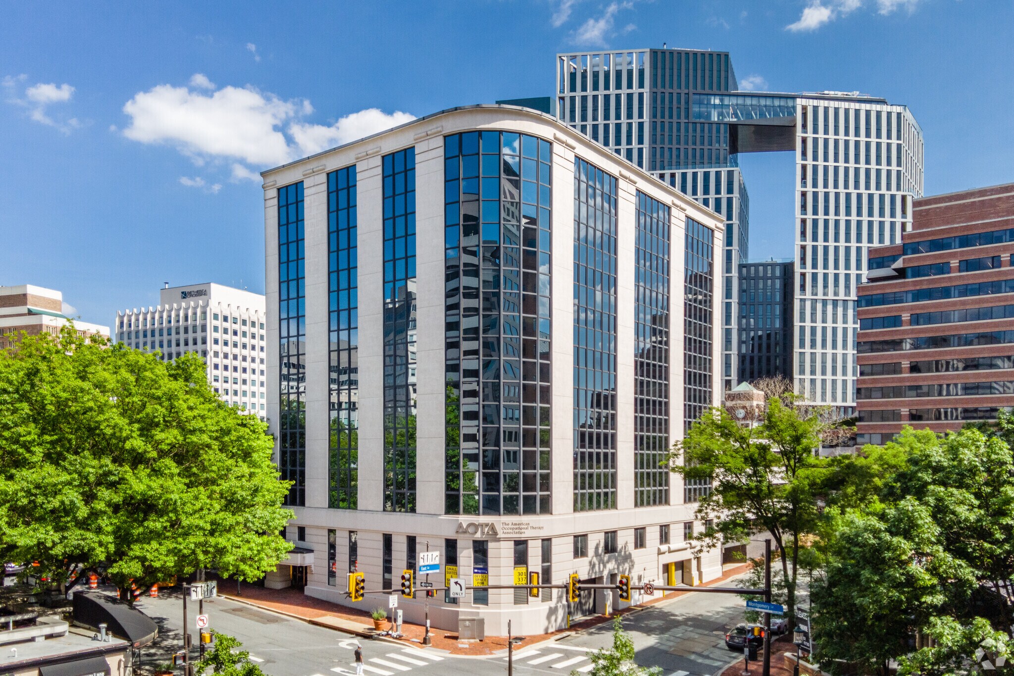 4720 Montgomery Ln, Bethesda, MD à louer Photo principale– Image 1 sur 7