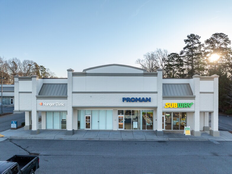 920 Cox Rd, Gastonia, NC à louer - Photo de l’immeuble – Image 1 sur 14