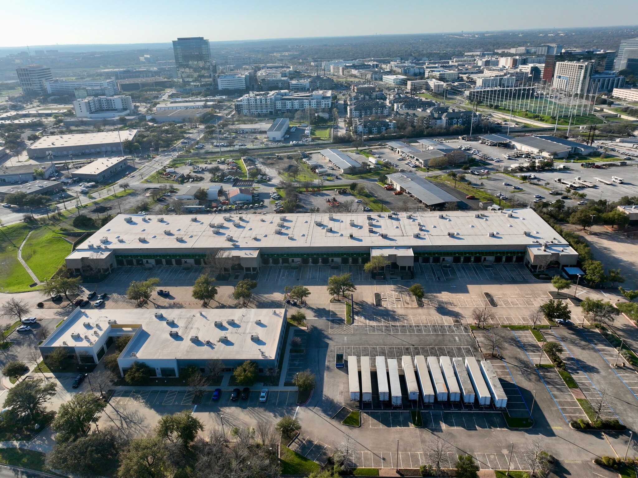 2214 Braker Ln, Austin, TX à louer Photo de l’immeuble– Image 1 sur 89