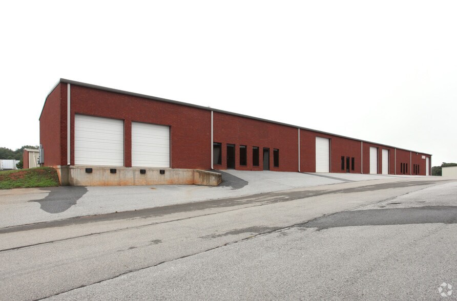 57 Pearl Industrial Ave, Hoschton, GA à louer - Photo de l’immeuble – Image 3 sur 7
