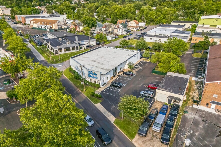 1849 Davisville Rd, Willow Grove, PA à vendre - Photo de l’immeuble – Image 2 sur 10