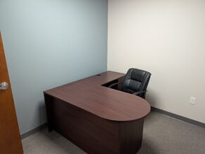 801 W Bay Dr, Largo, FL à louer Photo intérieure– Image 1 sur 13