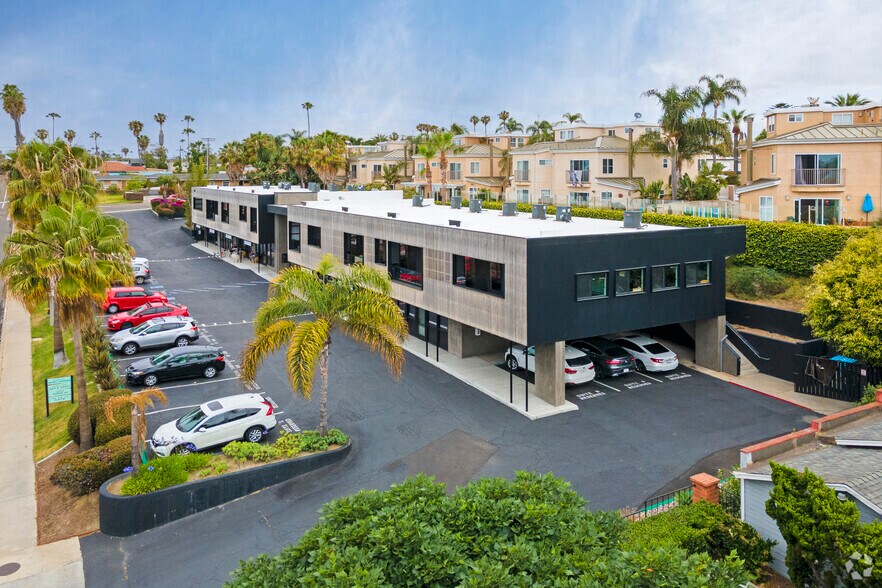 2110 S Coast Hwy 101, Oceanside, CA à louer - Photo de l’immeuble – Image 2 sur 14