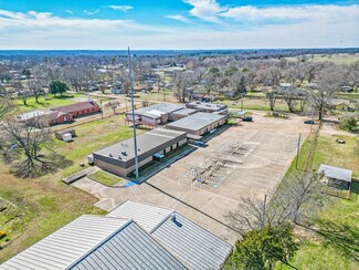 Plus de détails pour 214 N School St, Winfield, TX - Local d’activités à vendre
