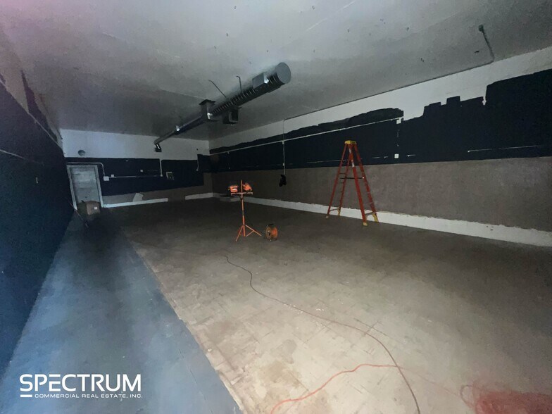 7327-7329 Canoga Ave, Canoga Park, CA à louer - Photo de l’immeuble – Image 3 sur 5