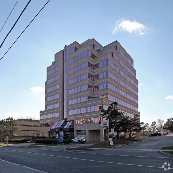 255 Duncan Mill Rd, Toronto, ON à vendre - Photo de l’immeuble – Image 2 sur 9