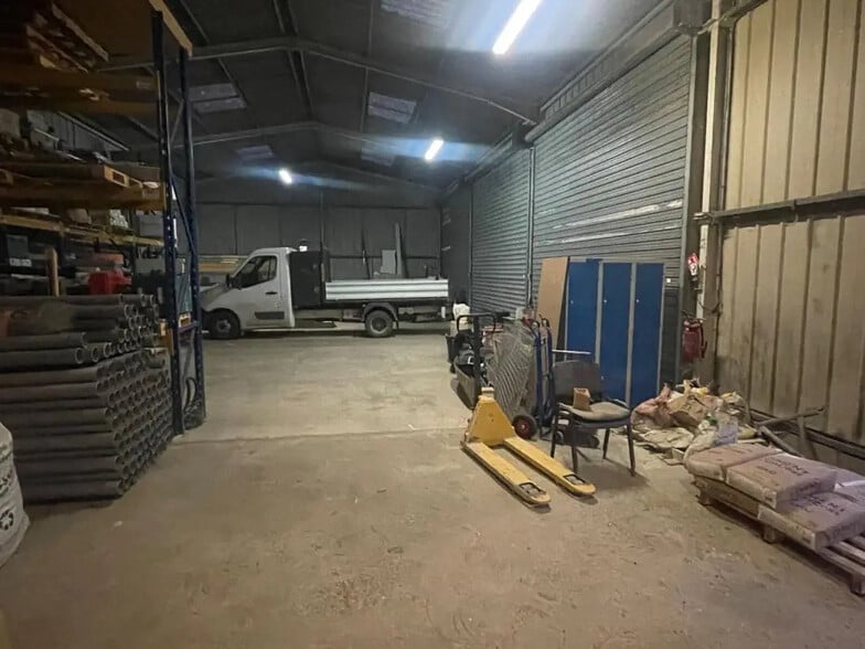 Bureau dans Alizay à louer - Photo intérieure – Image 3 sur 10