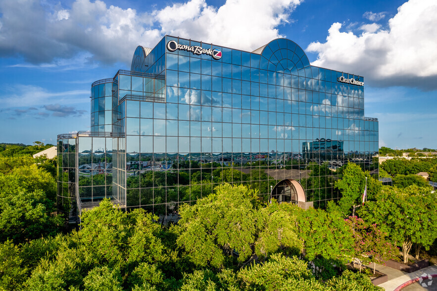 14100 San Pedro Ave, San Antonio, TX à louer - Photo de l’immeuble – Image 1 sur 8