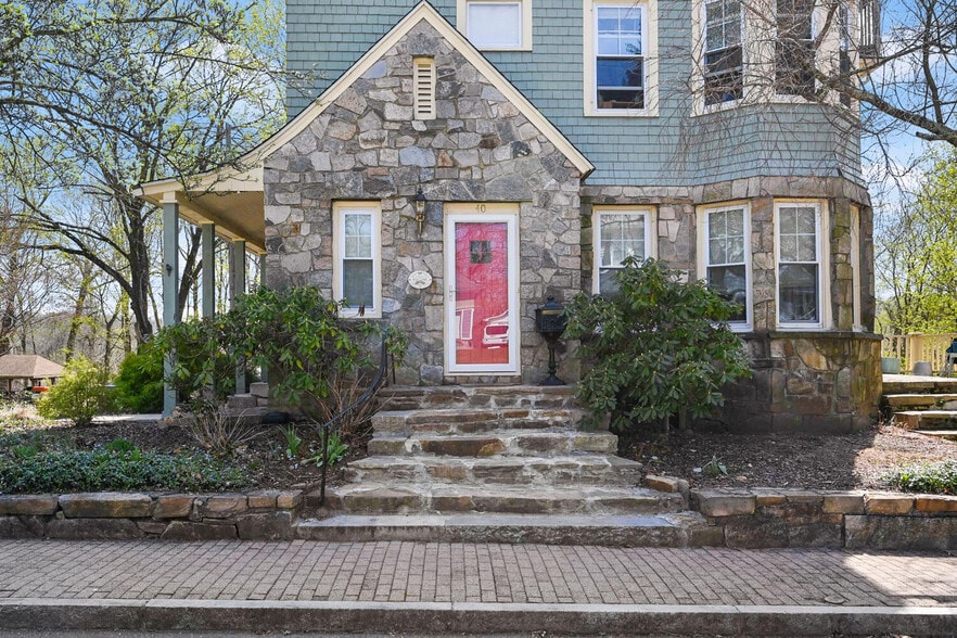 40 Maple Grove Ave, Norwich, CT à vendre - Photo principale – Image 1 sur 6