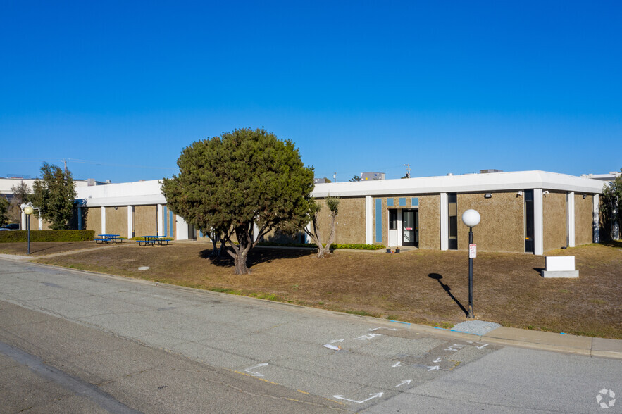 458 Carlton Ct, South San Francisco, CA à louer - Photo de l’immeuble – Image 2 sur 4