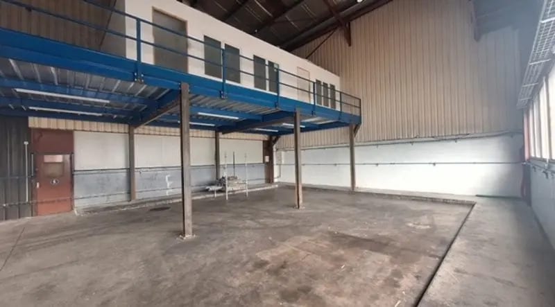 Bureau dans Le Cheylas à louer - Photo de l’immeuble – Image 2 sur 6