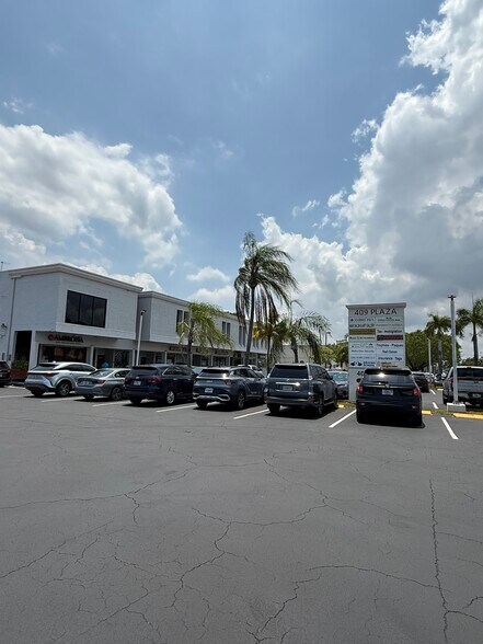 429 W Hallandale Beach Blvd, Hallandale, FL à louer - Photo de l’immeuble – Image 3 sur 4