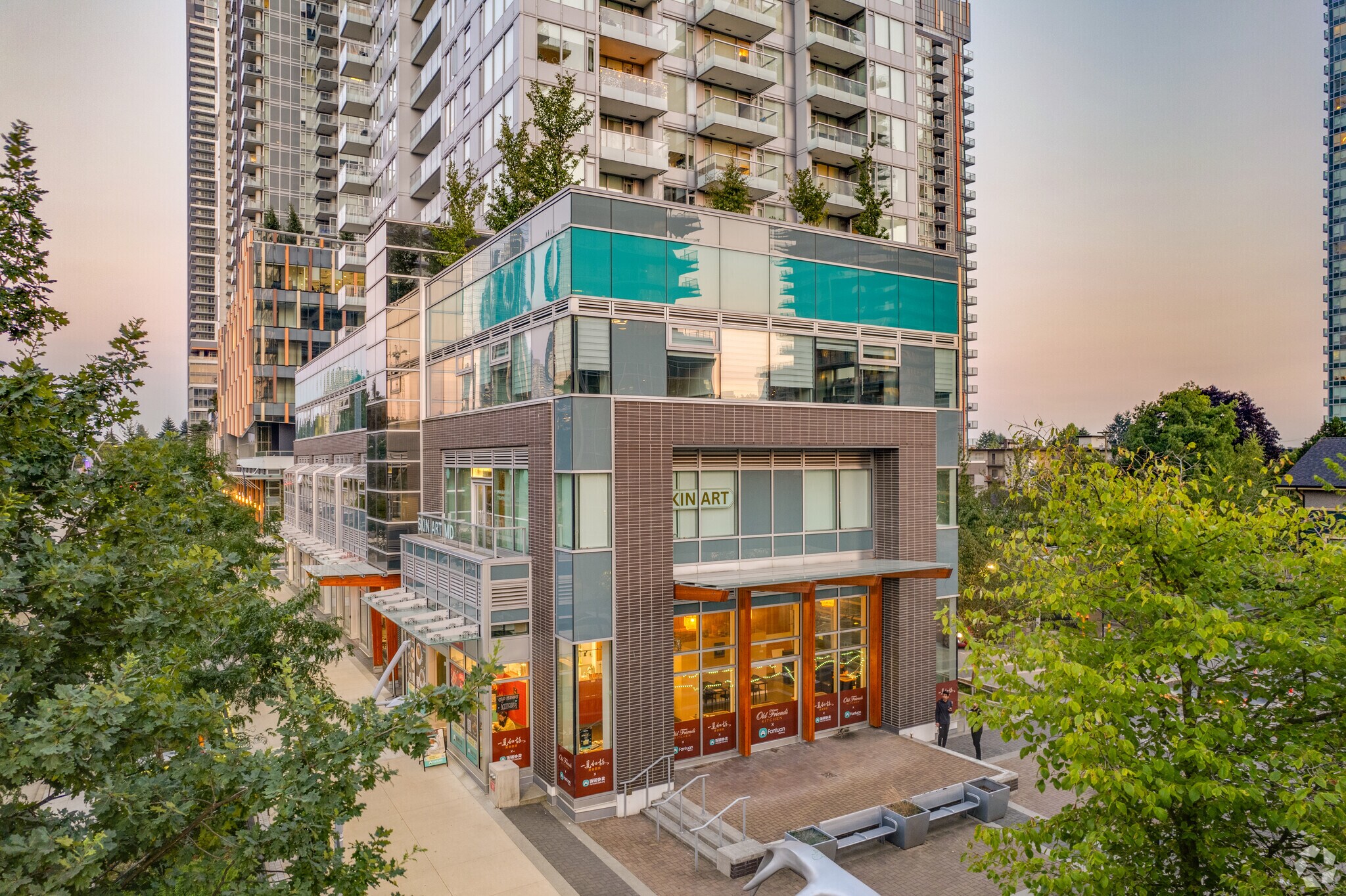 6060 Silver Dr, Burnaby, BC à louer Photo principale– Image 1 sur 16