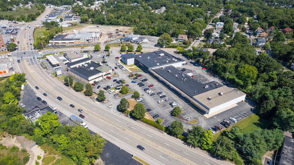 442 E Washington St, North Attleboro, MA à louer - Photo de l’immeuble – Image 1 sur 7