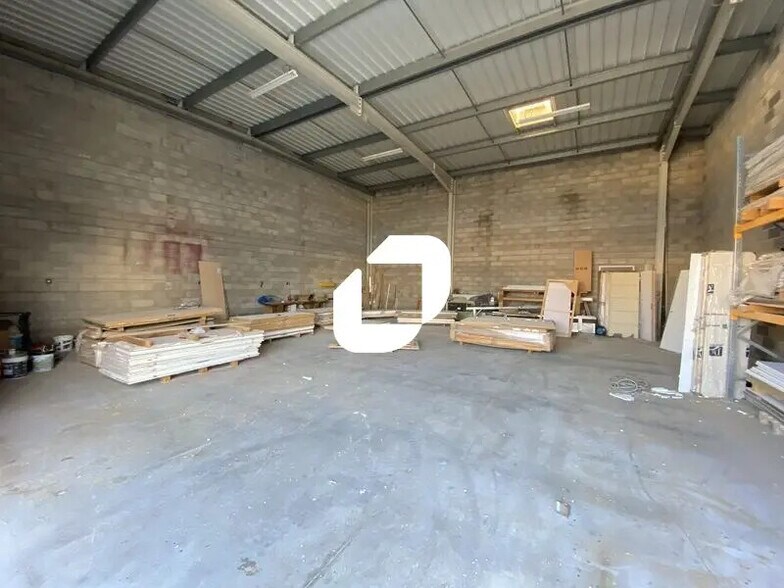 Local d’activités dans Sète à louer - Photo de l’immeuble – Image 2 sur 6