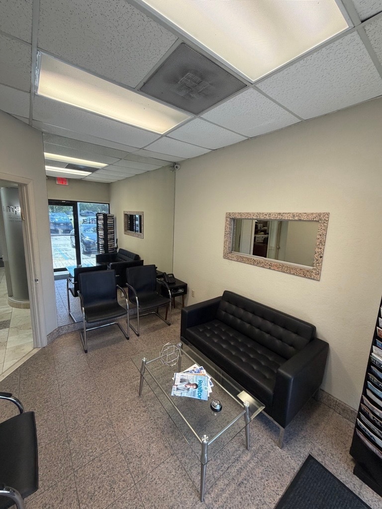 2075 N Powerline Rd, Pompano Beach, FL à louer Photo intérieure– Image 1 sur 14