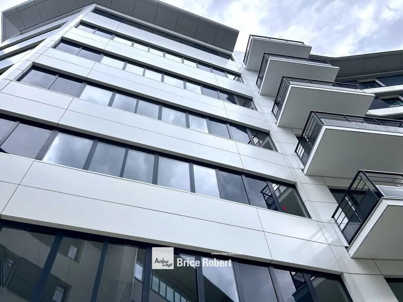 Bureau dans Tassin-la-Demi-Lune à vendre - Photo de l’immeuble – Image 1 sur 18