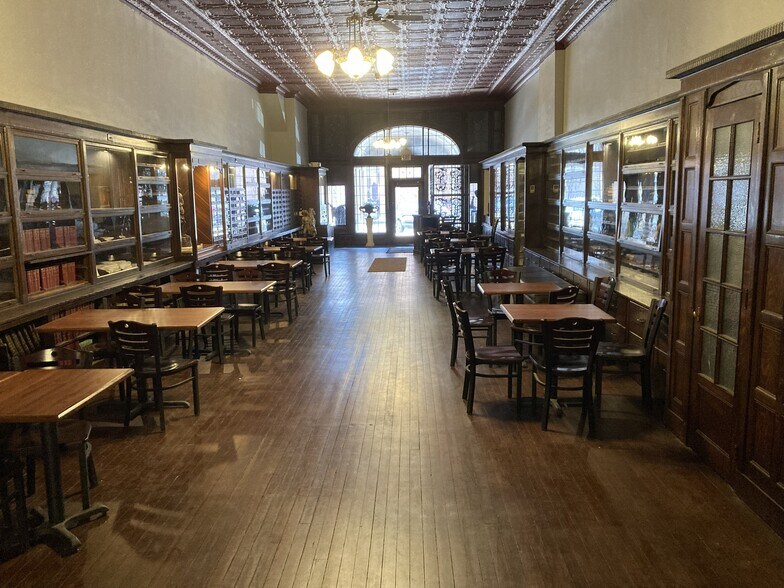 34 N Vermilion St, Danville, IL à vendre - Photo de l’immeuble – Image 3 sur 12