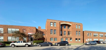 366-368 Bluff City Blvd, Elgin, IL à louer Photo intérieure– Image 1 sur 8