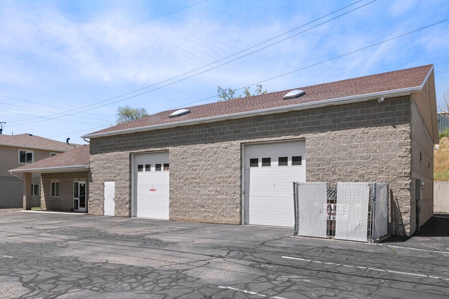 216 W 4860 S, Salt Lake City, UT à vendre - Photo de l’immeuble – Image 1 sur 34