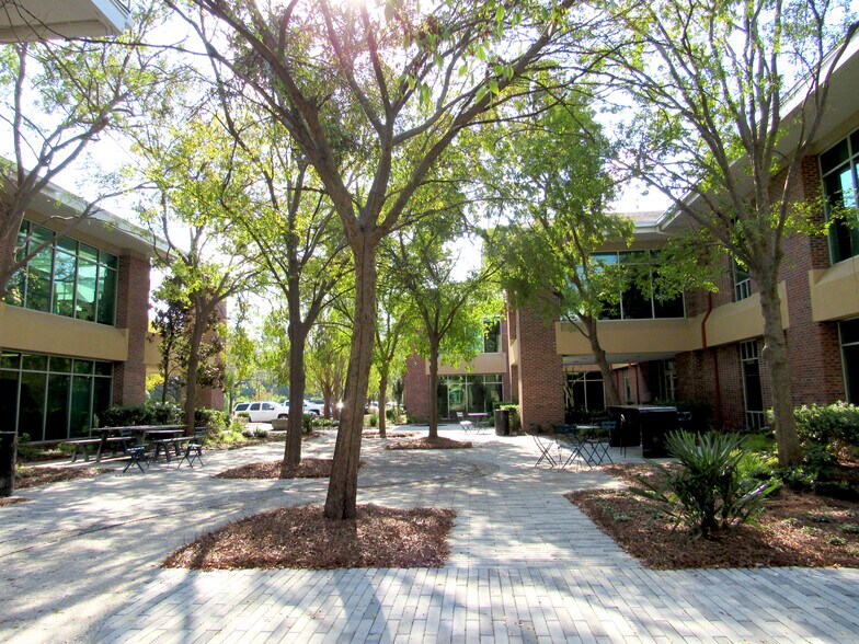 501 Wando Park Blvd, Mount Pleasant, SC à louer - Photo de l’immeuble – Image 3 sur 5