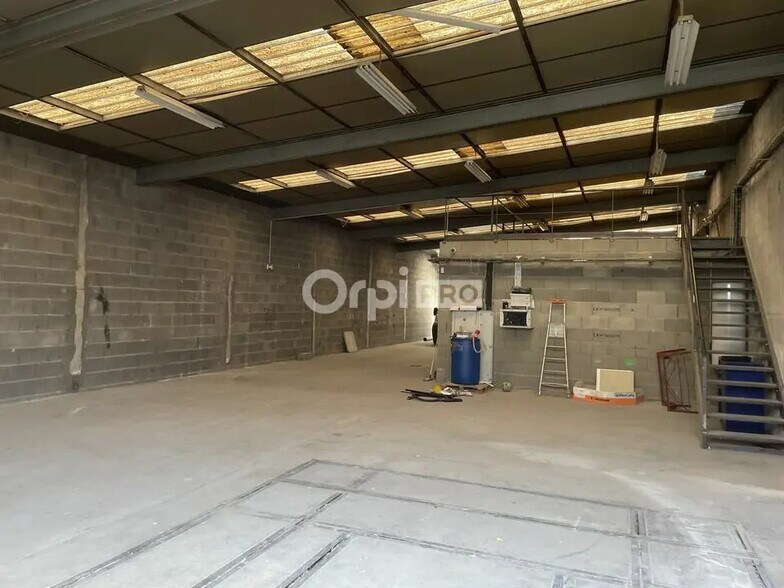 Local d'activités dans Villefranche-sur-Saône à vendre - Photo de l’immeuble – Image 2 sur 7