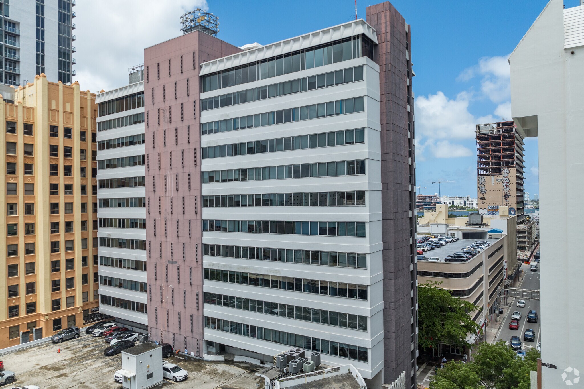 150 SE 2nd Ave, Miami, FL à louer Photo de l’immeuble– Image 1 sur 182