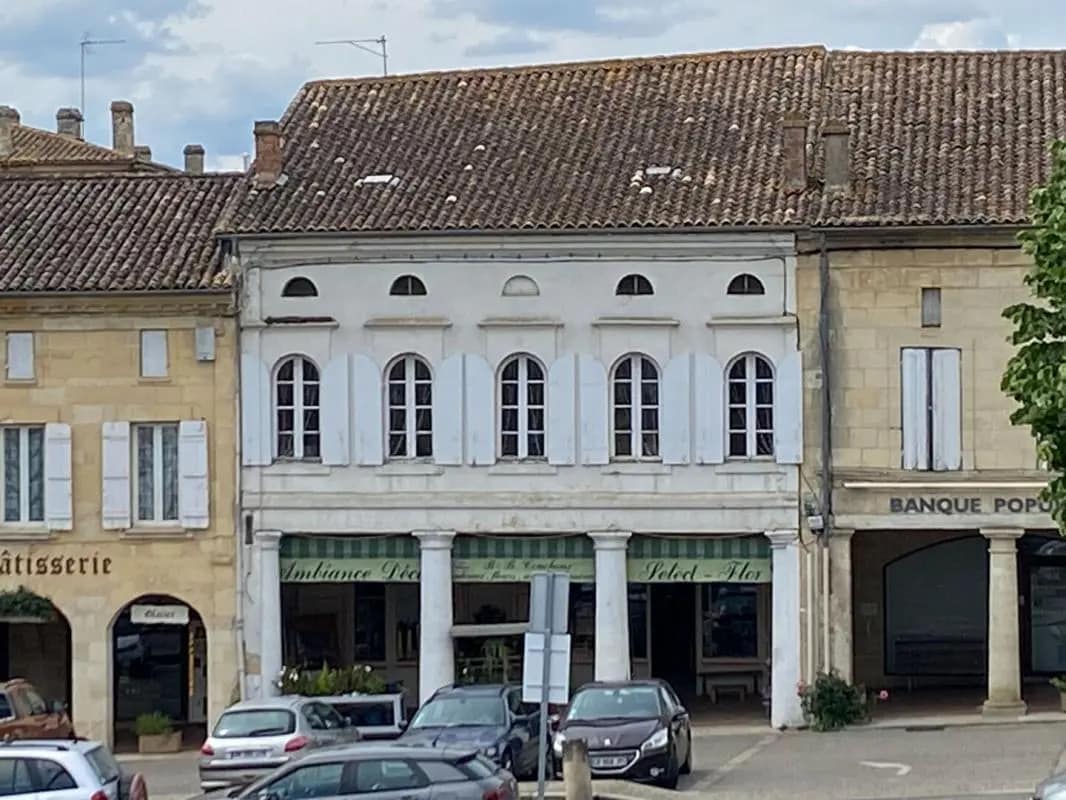 Local d'activités dans Sauveterre-de-Guyenne à vendre Photo de l’immeuble– Image 1 sur 7