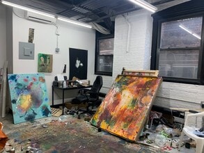 1027 Grand St, Brooklyn, NY à louer Photo intérieure– Image 2 sur 2