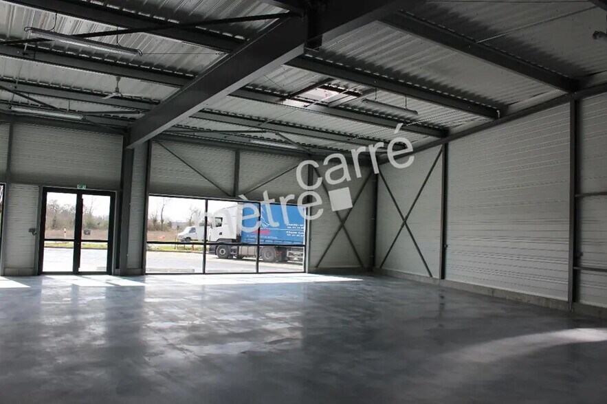 Local d’activités dans Carquefou à louer - Photo de l’immeuble – Image 1 sur 2