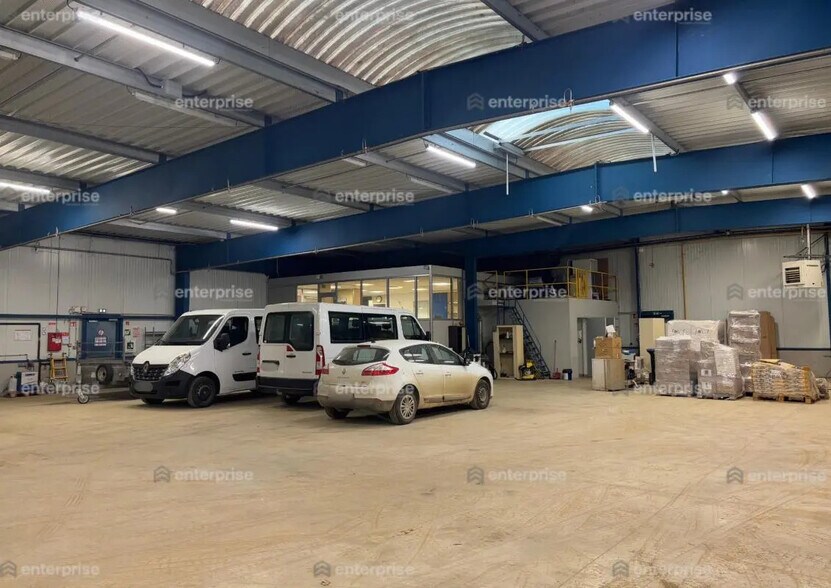 Local d’activités dans Roye à louer - Photo intérieure – Image 2 sur 8